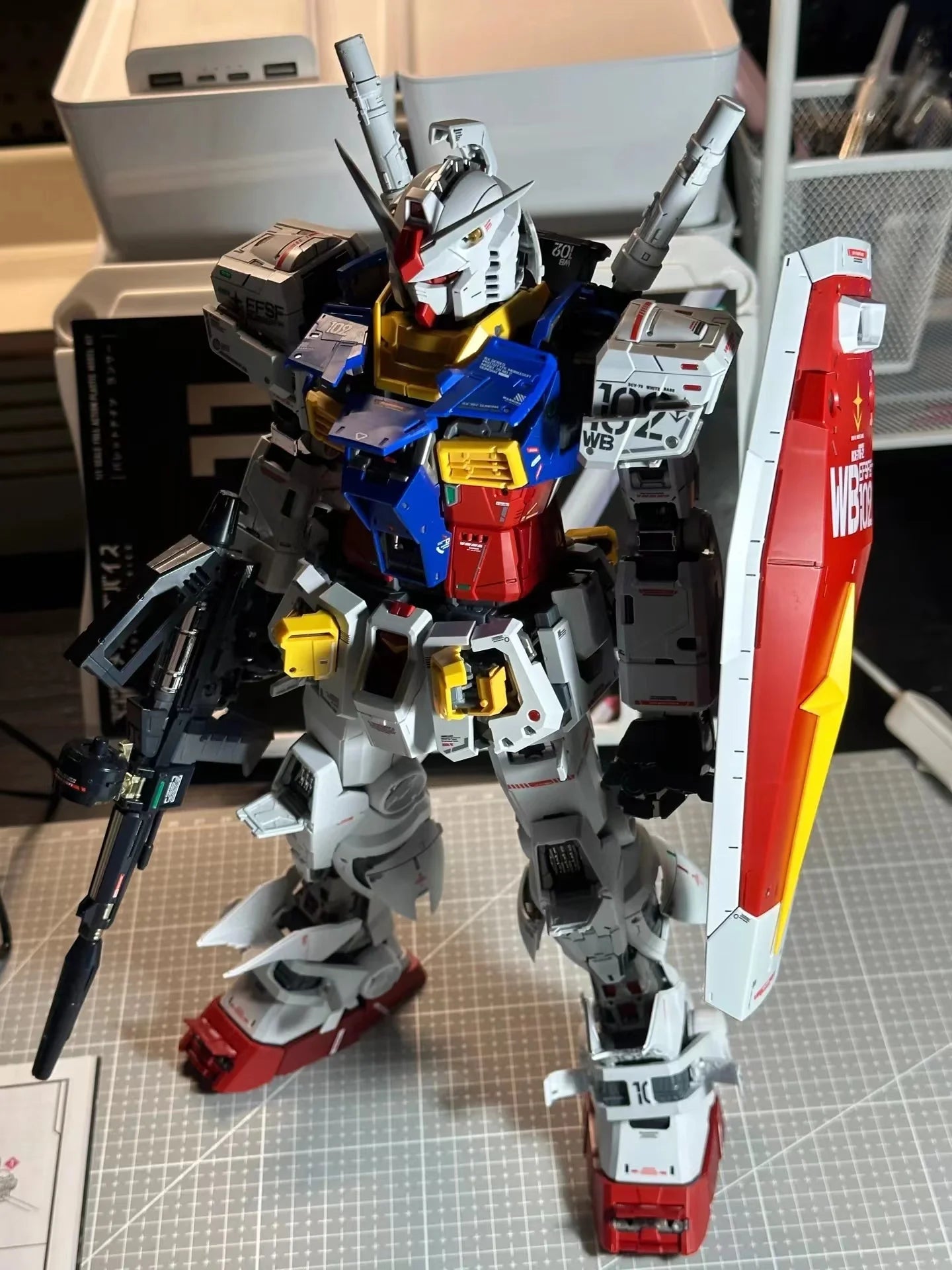 Daban PGU 1/60 Yuanzu 2.0 RX-78-2 Has The Function Of Exposing The Inner Frame With Lamp Assembly Model Kit Action Figures Gift